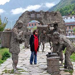 海螺沟景区雕塑设计