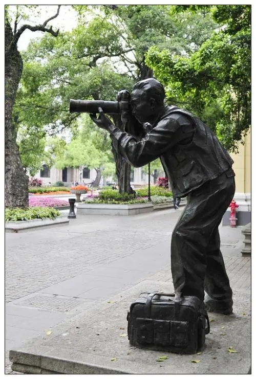 在成都找雕塑厂家需要注意哪些地方?