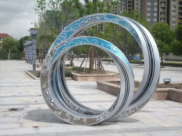 不锈钢雕塑一般都会选择什么材质去制作呢?